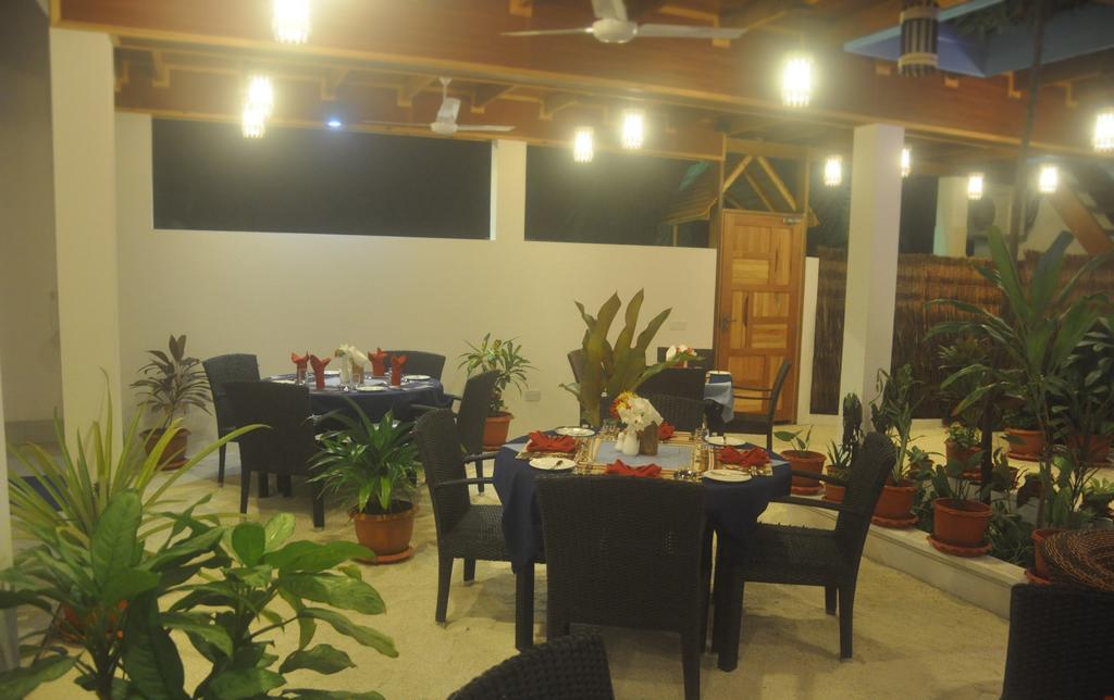Rasdhoo Relax Inn Екстериор снимка