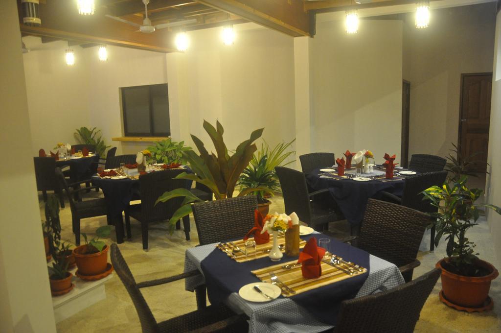 Rasdhoo Relax Inn Екстериор снимка